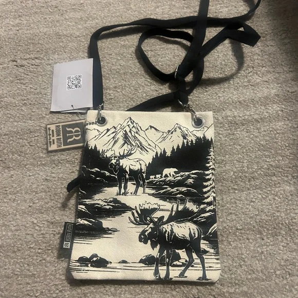Robin Ruth Black and White Alaska Crossbody Bag - Picture 5 of 6